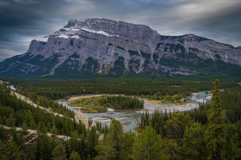 mountains, river, banff-5936682.jpg